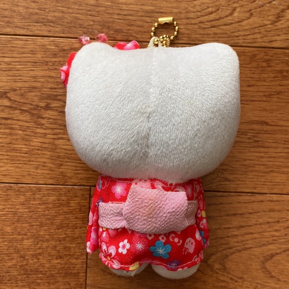 Hello Kitty Plush - Picture 2 of 5